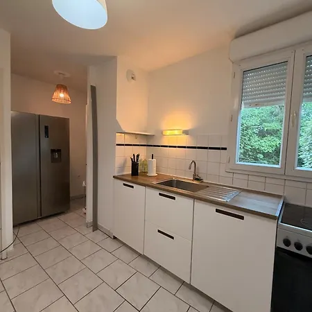 2 Avec Balcon Apartament